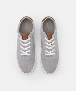 Prix Dégriffé Pier One UNISEX - Baskets basses sneakers rond -magasin Pier One b15e8c11469444ab8532e52844264ea9