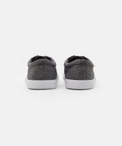 Pier One Prix Incroyables Baskets basses sneakers rond unisex 11 Pier One Prix Incroyables Baskets basses sneakers rond unisex -magasin Pier One b42e79fe15a343b185c245813ca1fbbd