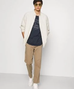 Pier One Prix Malin T-shirt imprimé t-shirts col rond homme 8 Pier One Prix Malin T-shirt imprimé t-shirts col rond homme -magasin Pier One b4625ebb99884348ab12a6aa85c86645