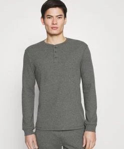 Prix Gelé Pier One LOUNGE HENLEY TOP - Haut de pyjama pyjamas col tunisien homme