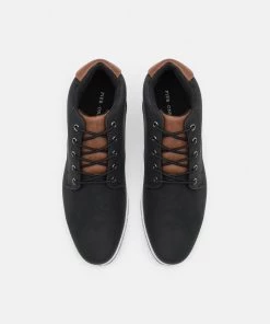 Pier One Bas Prix Baskets basses baskets & sneakers rond homme -magasin Pier One b633ee0bfb0f4f96834e89c9ae2b87f2