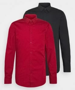 Pier One 2 PACK - Chemise classique Meilleure qualité costumes & cravates col kent homme 15 Pier One 2 PACK - Chemise classique Meilleure qualité costumes & cravates col kent homme -magasin Pier One b6afab79b85c468b850cd51935075b2a 2