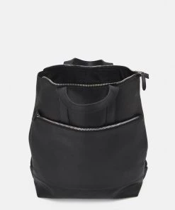 Vendre-Réclame Pier One LEATHER UNISEX - Sac à dos sacs compartiment pour pc portable -magasin Pier One b8cec2b8421a4b2cb2ecd7ec2ea4d5b0