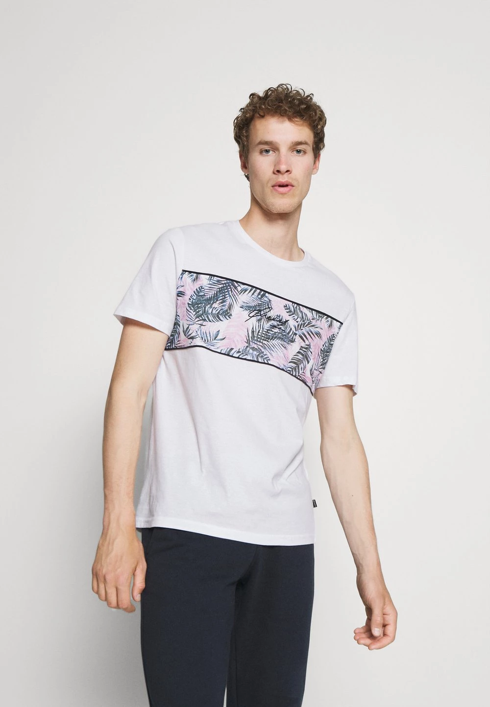 Prix Bradés Pier One T-shirt imprimé t-shirts col rond homme 3 Prix Bradés Pier One T-shirt imprimé t-shirts col rond homme