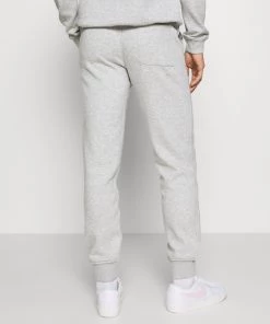 Pas Cher Pier One SET - Survêtement joggings & survêtements normale homme 14 Pas Cher Pier One SET - Survêtement joggings & survêtements normale homme -magasin Pier One bb755aab511048dd847a95e7d62c3a6d