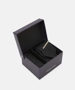 En Remise Pier One SET - Cravate cravates et nœuds papillon paisley/cachemire homme 12 En Remise Pier One SET - Cravate cravates et nœuds papillon paisley/cachemire homme -magasin Pier One bc9aca0b13c14042acce28a9b4ad637f