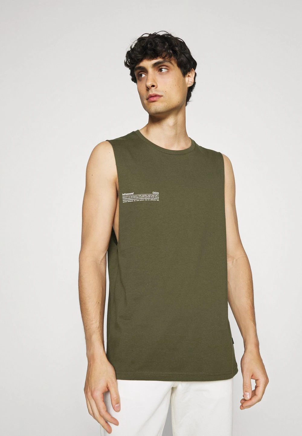 Pier One 3 PACK - Débardeur Prix De Lancement t-shirts col rond homme 4 Pier One 3 PACK - Débardeur Prix De Lancement t-shirts col rond homme – Image 2