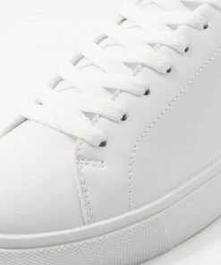 Pier One Bas Prix Baskets basses baskets & sneakers rond homme -magasin Pier One c714d994c69948ac8851a66e5a01336a