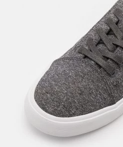 Pier One Prix Incroyables Baskets basses sneakers rond unisex 14 Pier One Prix Incroyables Baskets basses sneakers rond unisex -magasin Pier One c93191640e5742009c1245860f184f0e