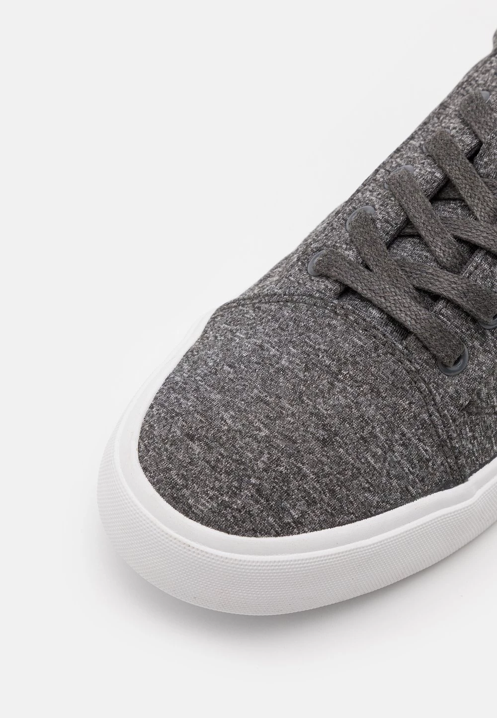 Pier One Prix Incroyables Baskets basses sneakers rond unisex 8 Pier One Prix Incroyables Baskets basses sneakers rond unisex – Image 6