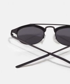 Pier One Prix Raisonnable UNISEX - Lunettes de soleil - black ronde -magasin Pier One c9c1a20d16b84eec96eaa79fdfc719f0