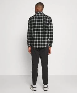 Pier One Chemise Prix Favorable chemises col kent homme -magasin Pier One c9f40251dccf4fbd9bdaf9cb438b84c5