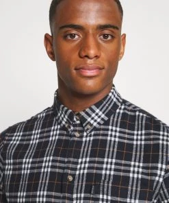 Pier One Petit Prix Chemise chemises col à boutons homme -magasin Pier One d3d3a1161a894802988055ceeca8a874