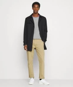 Pier One T-shirt à manches longues Soldes t-shirts col rond homme -magasin Pier One d76f0388d02c45faa5bc29df77d3692e