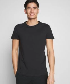 Pier One Qualité garantie 100% 5 PACK - T-shirt basique t-shirts col rond homme 16 Pier One Qualité garantie 100% 5 PACK - T-shirt basique t-shirts col rond homme -magasin Pier One dbc53748fa514c6f96527bc1be405ad4