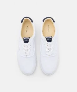 Pier One Prix Légers UNISEX - Baskets basses sneakers rond -magasin Pier One dd195a6fee344760aa0ff653f47a9f17