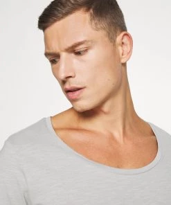 Pier One T-shirt basique Assurance De l’Authenticité t-shirts encolure large ronde homme -magasin Pier One e58cbefeeef0416682b9d465dd63a942