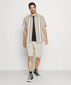 Pier One T-shirt imprimé Prix Refroidis t-shirts col rond homme 9 Pier One T-shirt imprimé Prix Refroidis t-shirts col rond homme -magasin Pier One ea41165a32d8475984ba126d184d3c56