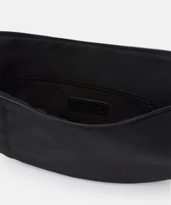 Pier One UNISEX - Sac bandoulière Produit de première qualité sacs et bagages compartiment pour téléphone portable 8 Pier One UNISEX - Sac bandoulière Produit de première qualité sacs et bagages compartiment pour téléphone portable -magasin Pier One ec17517b68a640c9931c186b5641a337