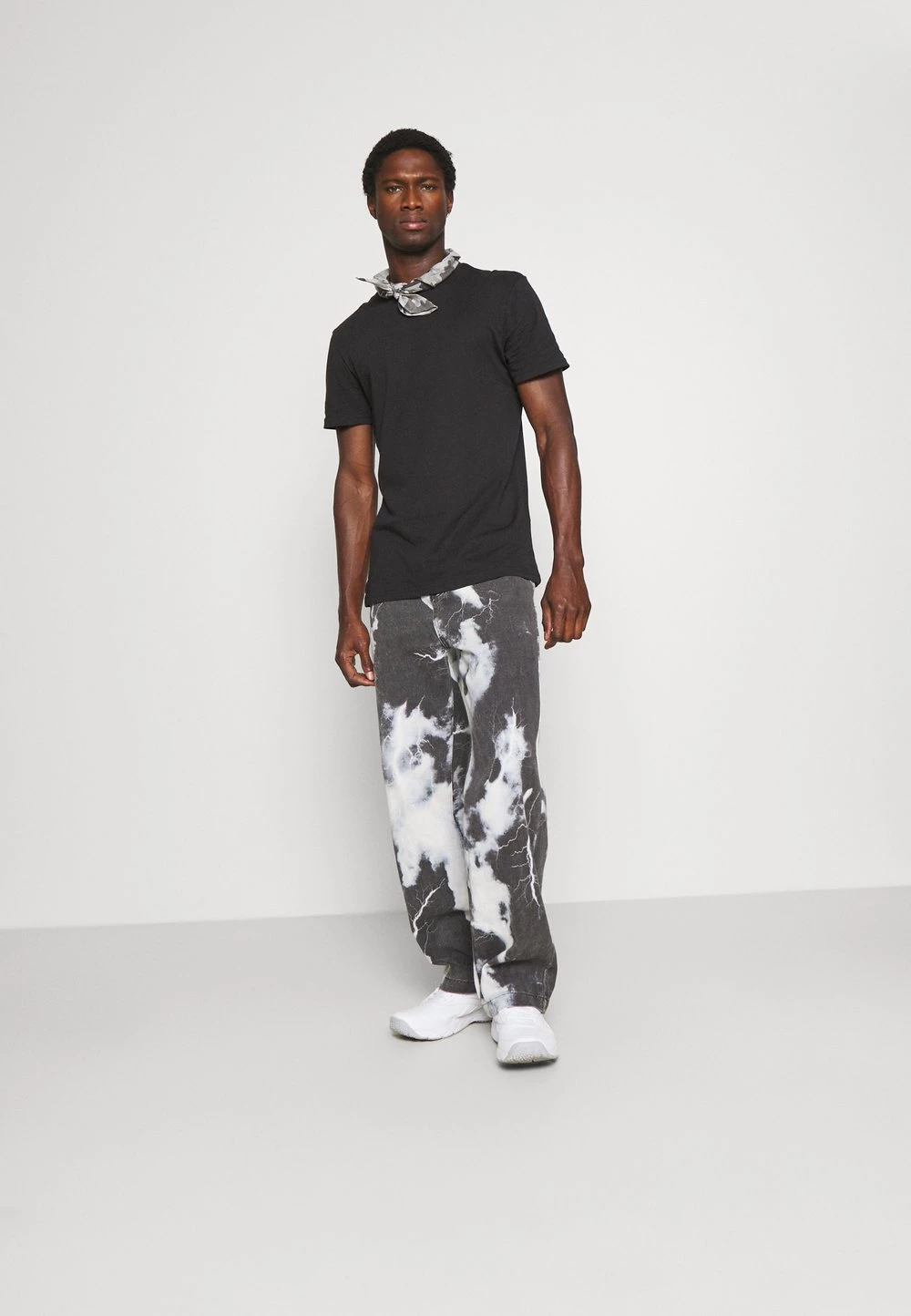 Prix Gelé Pier One 3 PACK - T-shirt basique t-shirts col rond homme 3 Prix Gelé Pier One 3 PACK - T-shirt basique t-shirts col rond homme