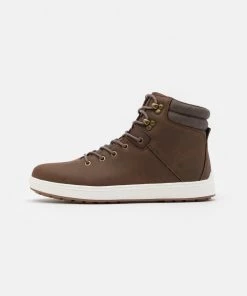 Pier One Baskets montantes Prix Sympa baskets & sneakers rond homme -magasin Pier One eef3380d13174aaf80fdb4c0f10677e0