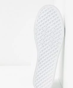 Pier One UNISEX - Baskets basses Faible Prix sneakers rond -magasin Pier One f00d610d7f414f1dafb367fbae3fa4b4