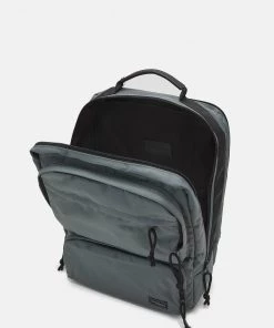 Pier One UNISEX - Sac à dos Qualité Fiable sacs compartiment pour pc portable -magasin Pier One f079cd14bd5644d998c4291bf47737ca