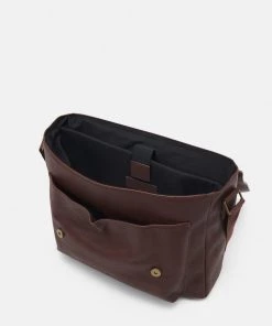 Pier One Prix Réduit Sac bandoulière sacs compartiment pour téléphone portable unisex -magasin Pier One f15921de0bfb4d94b8451db39125030d