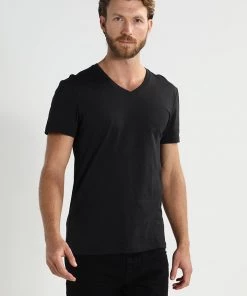 Prix Raisonnable Pier One 2 PACK - T-shirt basique t-shirts col en v homme -magasin Pier One f5ae58d798ac495dae21da6170c2b2ec