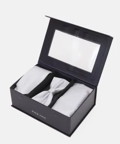 Excellente qualité Pier One SET - Cravate pochettes de costume couleur unie homme 15 Excellente qualité Pier One SET - Cravate pochettes de costume couleur unie homme -magasin Pier One f6a479bec3cb4628a696a541933630fd