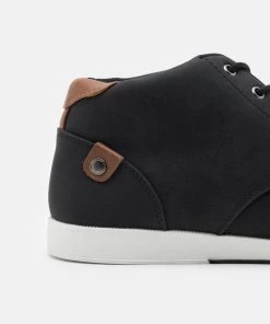 Pier One Bas Prix Baskets basses baskets & sneakers rond homme -magasin Pier One f8081cf554f24aa9ba5dce2f97a56259