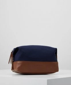 Pier One UNISEX - Trousse de toilette En promotion accessoires, sets et coffrets