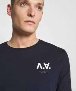 Pier One T-shirt à manches longues Soldes En Ligne t-shirts col rond homme -magasin Pier One f8e3f27c71f540afb6f6f14fc538fd83