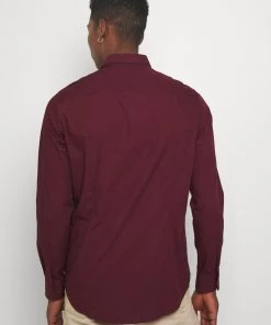 Pier One Bonne Qualité Chemise classique costumes & cravates col kent homme -magasin Pier One f9fec6b4a9b44136b6eaba29ecda0666