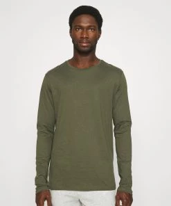 Pier One En promotion 2 PACK - T-shirt à manches longues t-shirts & polos col rond homme -magasin Pier One fbf130aeedee491594c388dc1fd3399d