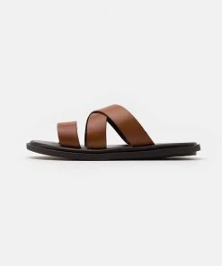 Pier One Mules Assurance De l’Authenticité sandales et tongs ouvert homme
